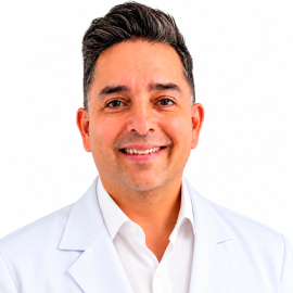 Doutor Formado em Medicina pela Unicamp - Residência em Otorrinolaringologia na Unicamp - Pós graduação em Chirurgie Plastique de la Face em Lyon - França